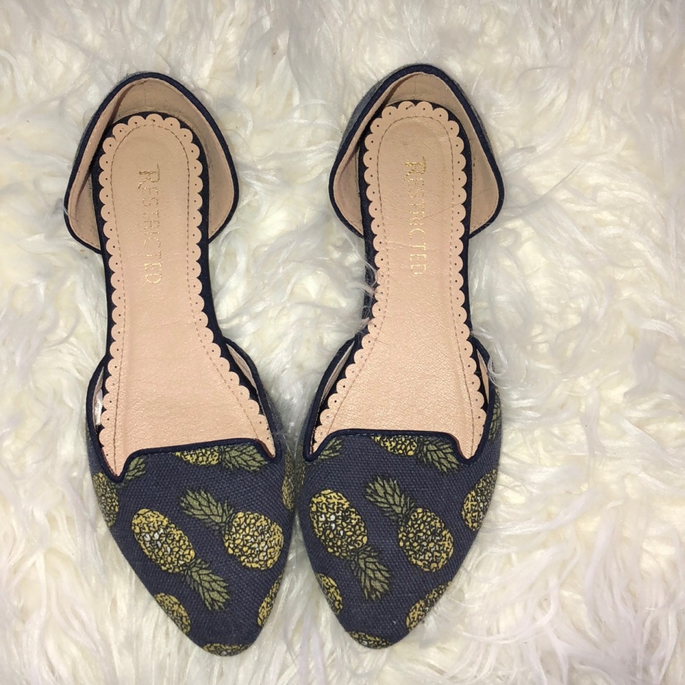 Brand new Restricted pineapple flats